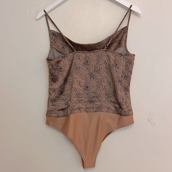 Sincerely Jules for Bandier Women's Tan and Black Bodysuit size small - Picture 2 of 7